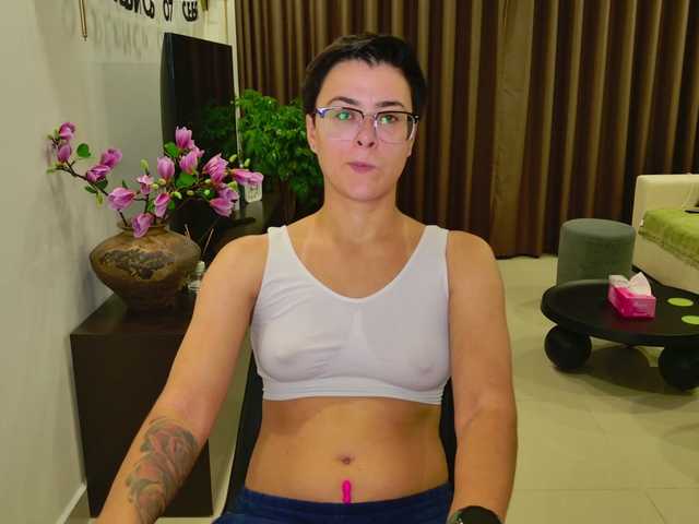 Sashanotfound live cam on BongaCams