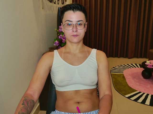 Sashanotfound live cam on BongaCams