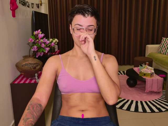 Sashanotfound live cam on BongaCams