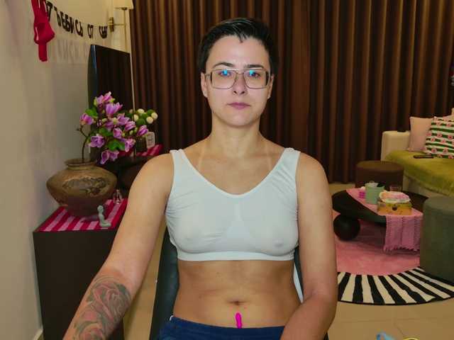 Sashanotfound live cam on BongaCams