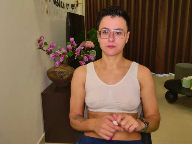 Sashanotfound live cam on BongaCams