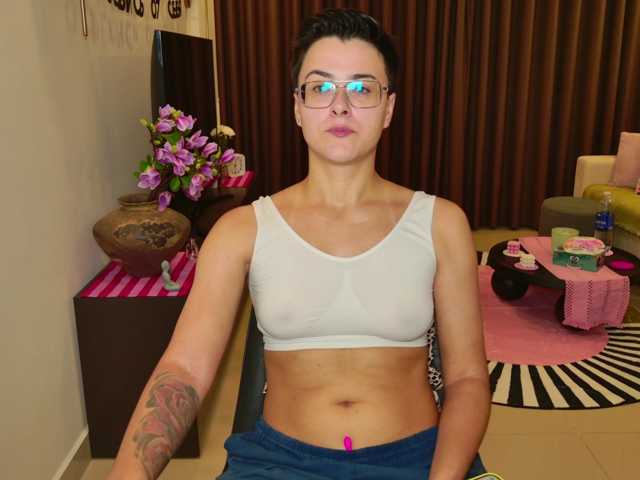 Sashanotfound live cam on BongaCams