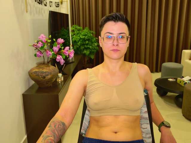 Sashanotfound's BongaCams show and profile