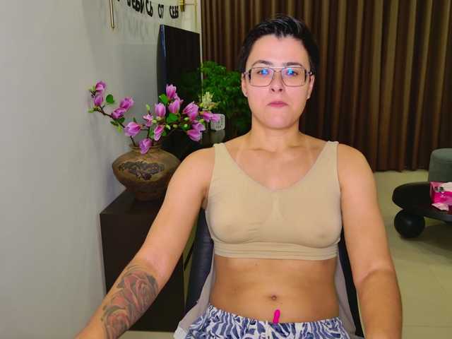 Sashanotfound live cam on BongaCams