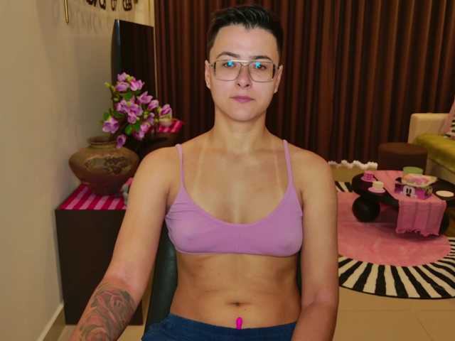 Sashanotfound live cam on BongaCams