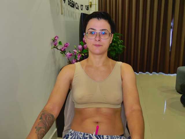 Sashanotfound live cam on BongaCams