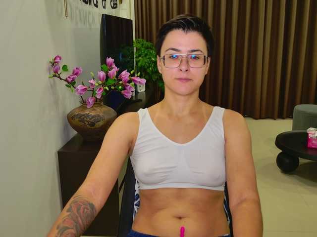 Sashanotfound live cam on BongaCams