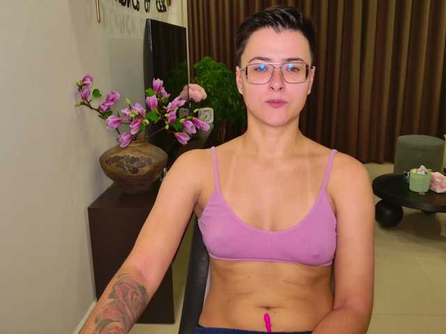 Sashanotfound live cam on BongaCams