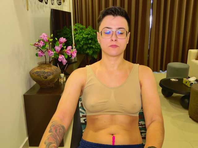 Sashanotfound's BongaCams show and profile