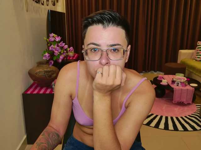 Sashanotfound live cam on BongaCams