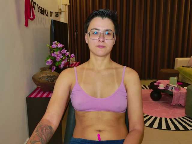 Sashanotfound live cam on BongaCams