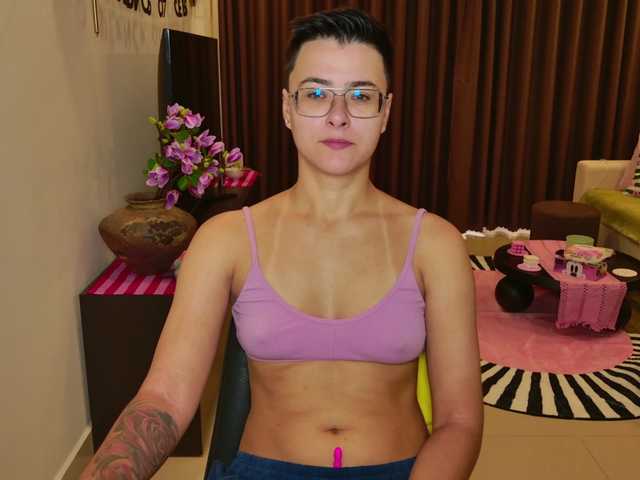 Sashanotfound live cam on BongaCams