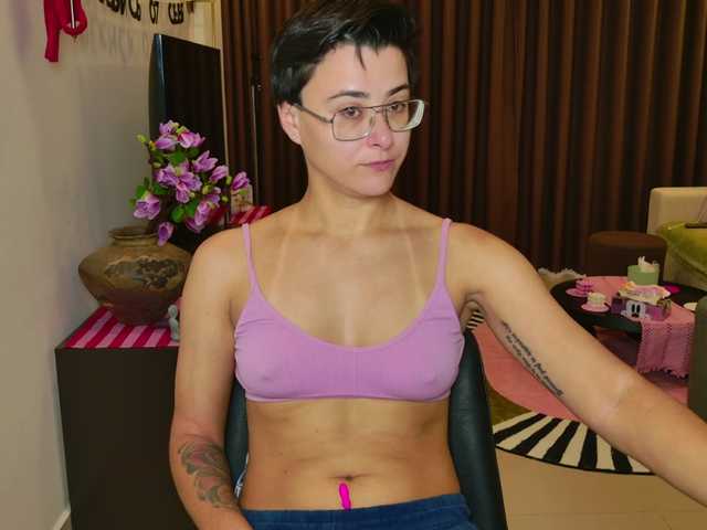 Sashanotfound live cam on BongaCams