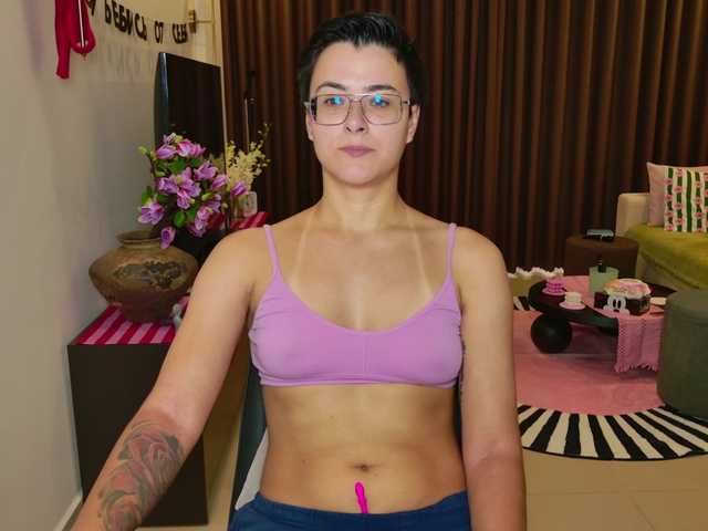 Sashanotfound live cam on BongaCams