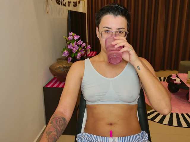 Sashanotfound live cam on BongaCams