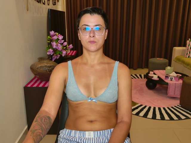Sashanotfound live cam on BongaCams