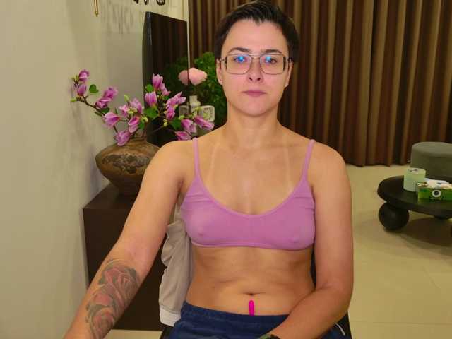 Sashanotfound live cam on BongaCams