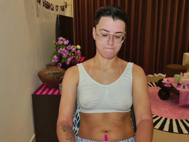 Sashanotfound live cam on BongaCams