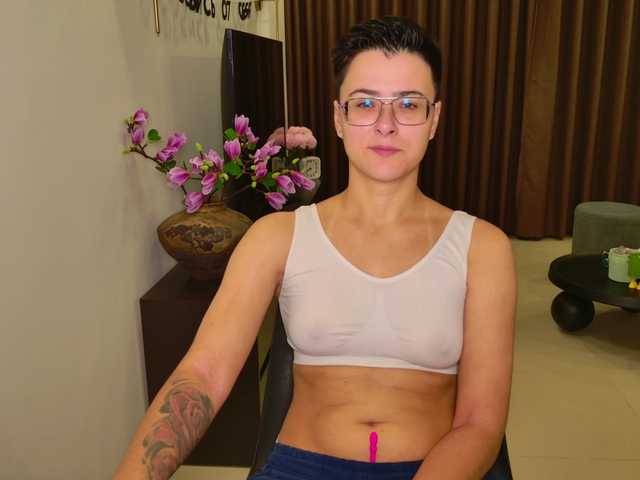 Sashanotfound live cam on BongaCams