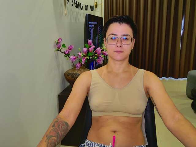 Sashanotfound live cam on BongaCams
