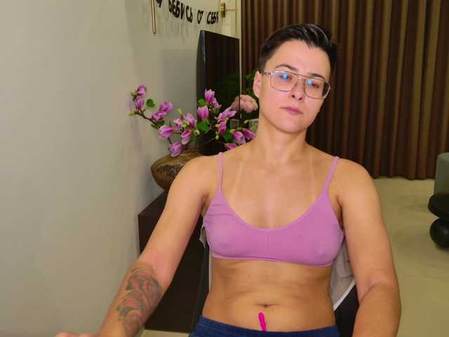 Sashanotfound live cam on BongaCams