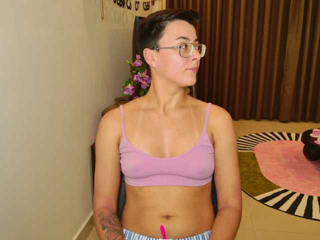 Sashanotfound live cam on BongaCams