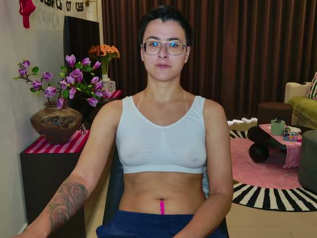 Sashanotfound live cam on BongaCams
