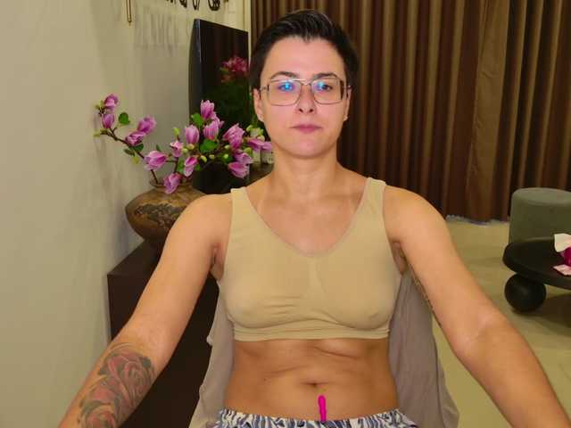 Sashanotfound live cam on BongaCams