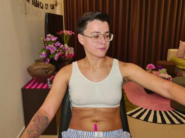 Sashanotfound live cam on BongaCams