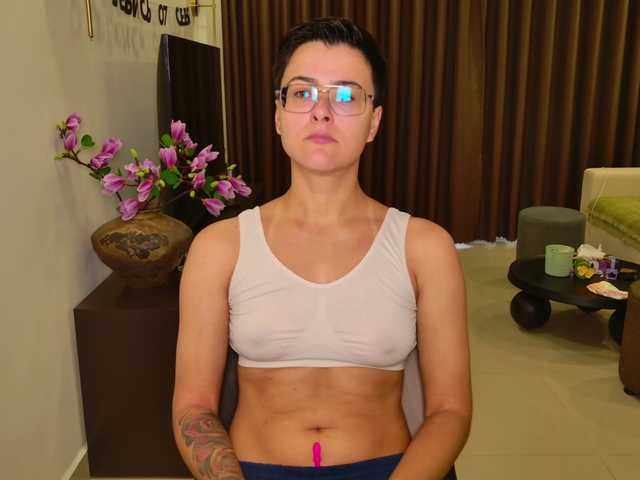 Sashanotfound live cam on BongaCams