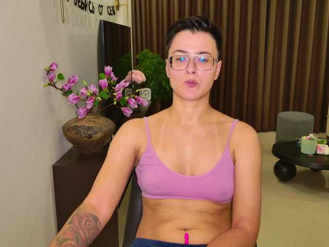 Sashanotfound live cam on BongaCams