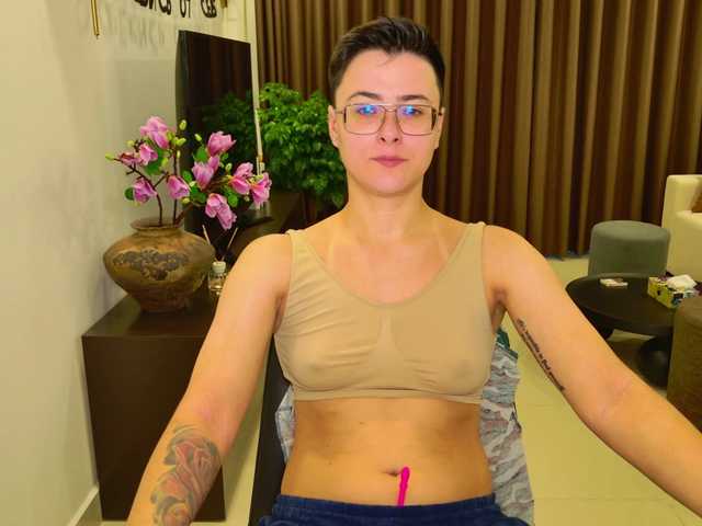 Sashanotfound's BongaCams show and profile