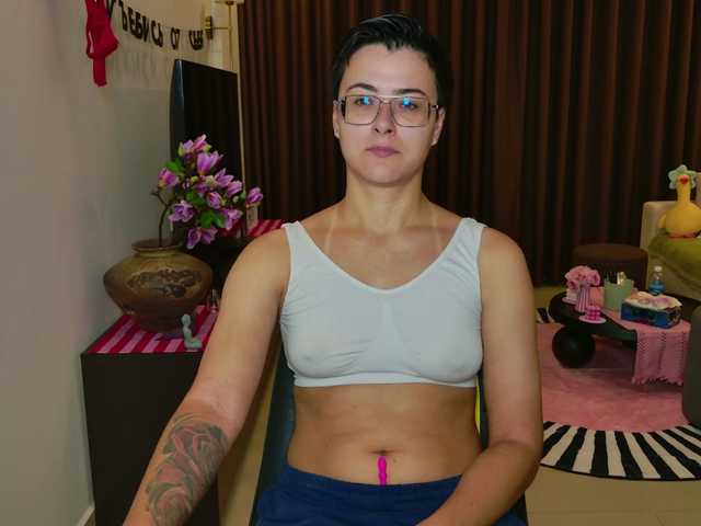 Sashanotfound live cam on BongaCams