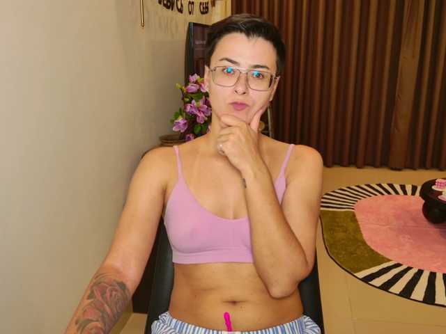 Sashanotfound live cam on BongaCams