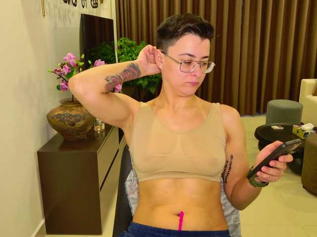 Sashanotfound's BongaCams show and profile