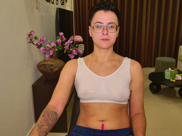 Sashanotfound live cam on BongaCams