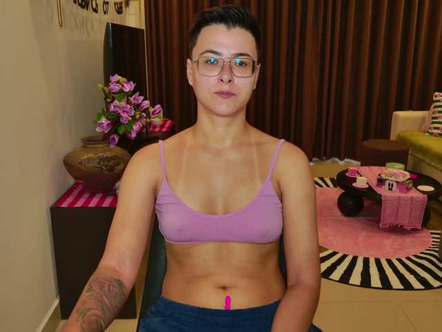 Sashanotfound live cam on BongaCams