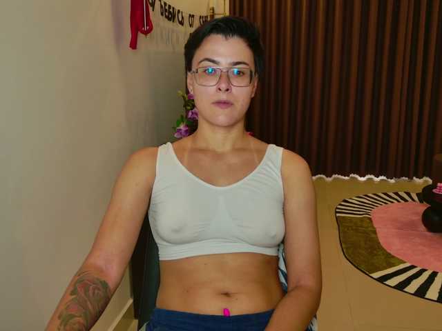 Sashanotfound live cam on BongaCams