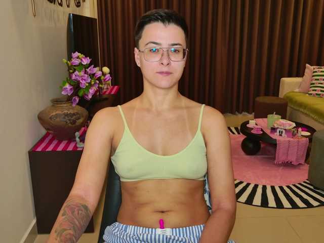 Sashanotfound live cam on BongaCams