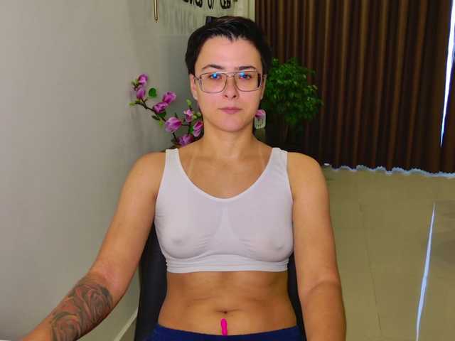 Sashanotfound live cam on BongaCams