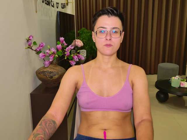 Sashanotfound live cam on BongaCams