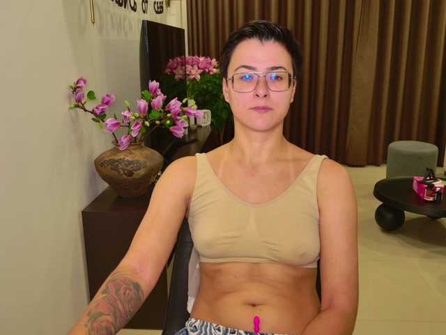 Sashanotfound live cam on BongaCams