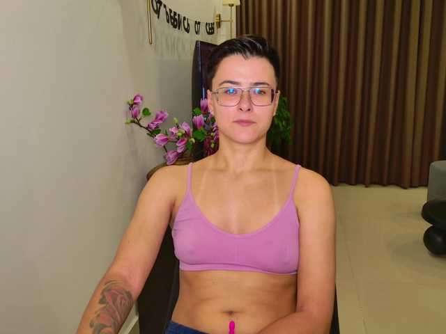 Sashanotfound live cam on BongaCams