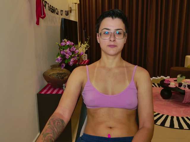 Sashanotfound live cam on BongaCams