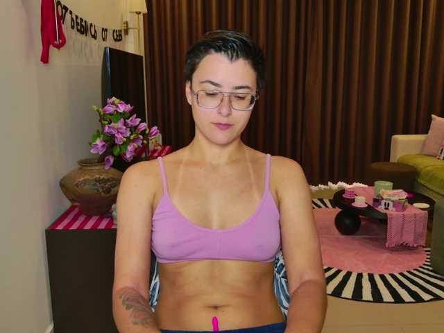 Sashanotfound live cam on BongaCams