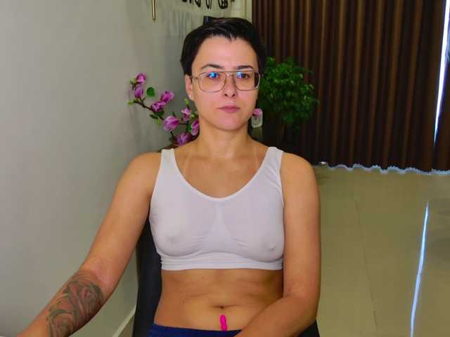Sashanotfound live cam on BongaCams