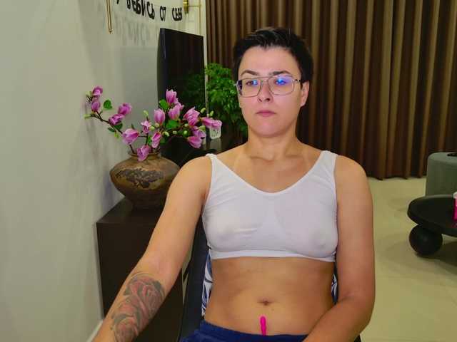 Sashanotfound live cam on BongaCams