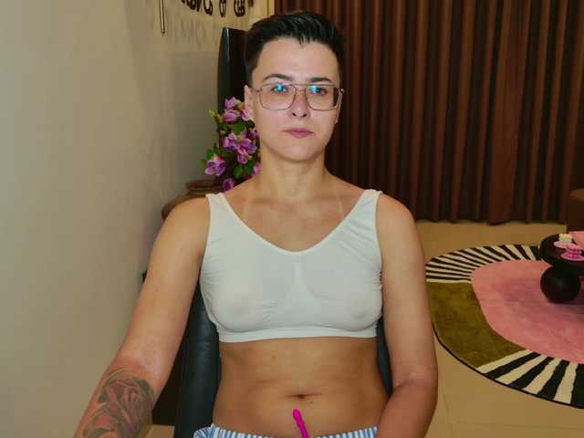 Sashanotfound live cam on BongaCams