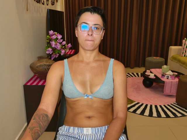 Sashanotfound live cam on BongaCams