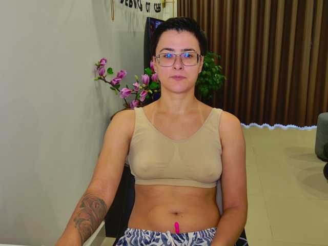 Sashanotfound live cam on BongaCams